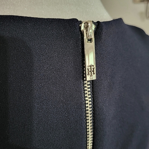 NWT Tommy Hilfiger navy belted sleeveless dress with button accent pockets Sz 2P - Picture 13 of 15